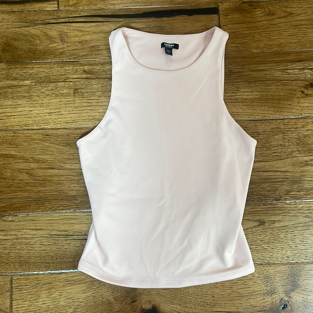 NWOT light pink cropped tank top